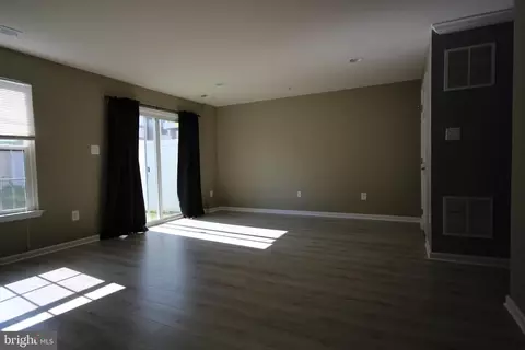 Living - 780 Cherry Bark Ln, Baltimore, MD 21225 photo 1 of 1