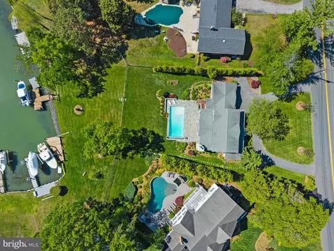 View/Area - 3706 Thomas Point Rd, Annapolis, MD 21403 photo 3 of 8