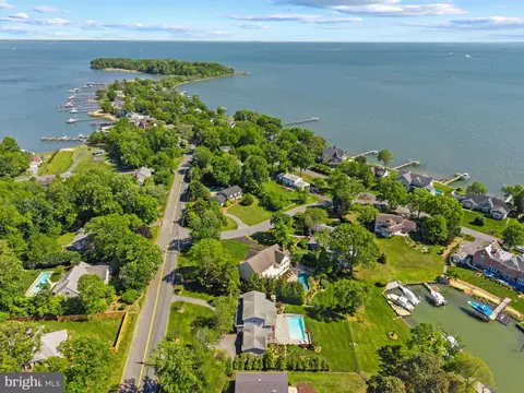 View/Area - 3706 Thomas Point Rd, Annapolis, MD 21403 photo 2 of 8