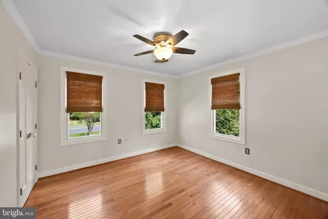 Bedroom - 3706 Thomas Point Rd, Annapolis, MD 21403 photo 3 of 4