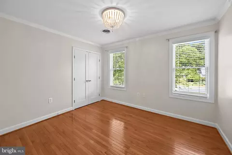 Bedroom - 3706 Thomas Point Rd, Annapolis, MD 21403 photo 4 of 4