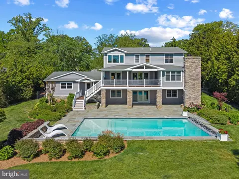 Exterior - 3706 Thomas Point Rd, Annapolis, MD 21403 photo 5 of 9