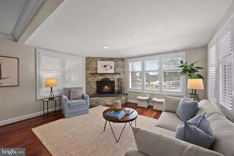 Living - 3706 Thomas Point Rd, Annapolis, MD 21403 photo 3 of 3