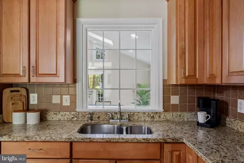 Kitchen - 516 Sylvan Way, Pasadena, MD 21122 photo 6 of 7