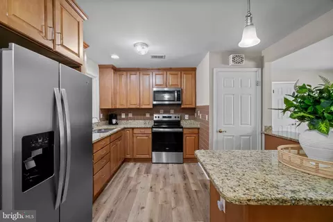 Kitchen - 516 Sylvan Way, Pasadena, MD 21122 photo 4 of 7