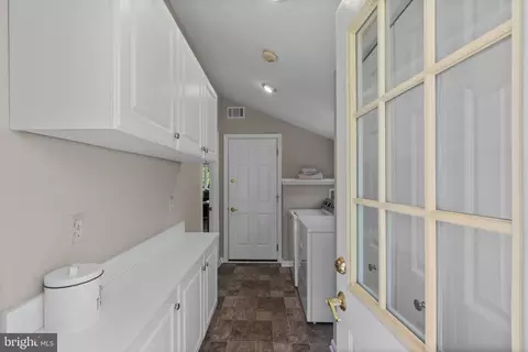 Entry Way - 516 Sylvan Way, Pasadena, MD 21122 photo 1 of 1