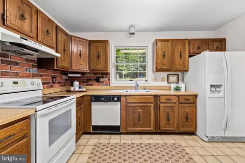 Kitchen - 7792 Kawshek Path, Hanover, MD 21076 photo 3 of 3