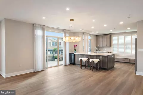Living - 66 Franklin St #306, Annapolis, MD 21401 photo 1 of 5