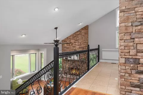 Entry Way - 148 Waldo Rd, Pasadena, MD 21122 photo 2 of 6