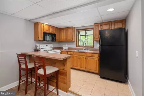Kitchen - 148 Waldo Rd, Pasadena, MD 21122 photo 3 of 3