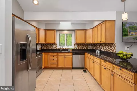 Kitchen - 148 Waldo Rd, Pasadena, MD 21122 photo 2 of 3