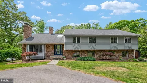 148 Waldo Rd, Pasadena, MD 21122