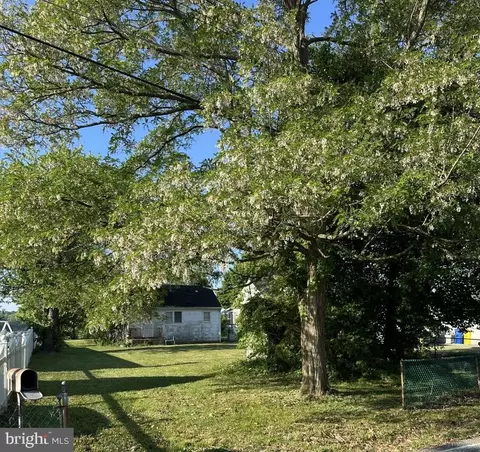 2017 Poplar Ridge Rd, Pasadena, MD 21122