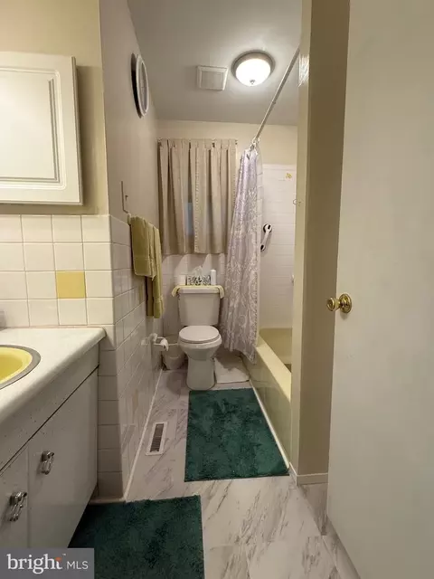 Bath - 456 Henryton S, Laurel, MD 20724 photo 2 of 2