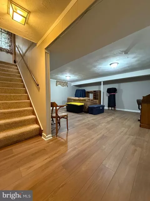Entry Way - 456 Henryton S, Laurel, MD 20724 photo 3 of 3