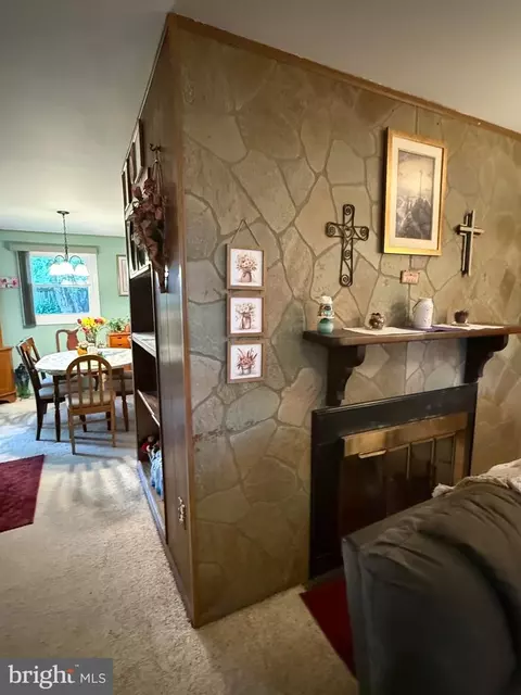 Entry Way - 456 Henryton S, Laurel, MD 20724 photo 2 of 3