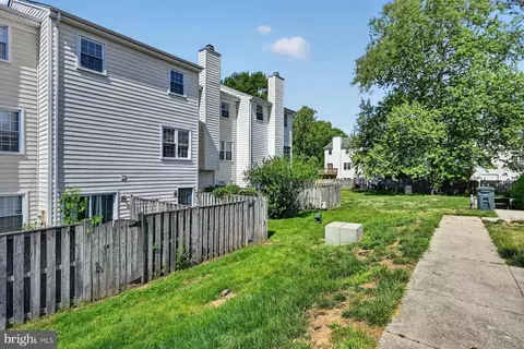 Exterior - 1610 E Bancroft Ln, Crofton, MD 21114 photo 5 of 6