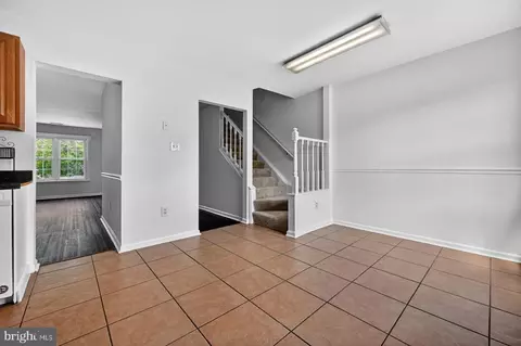 Entry Way - 1610 E Bancroft Ln, Crofton, MD 21114 photo 6 of 8