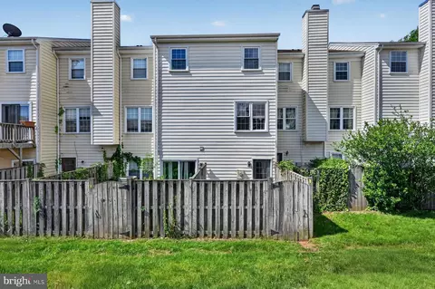 Exterior - 1610 E Bancroft Ln, Crofton, MD 21114 photo 4 of 6