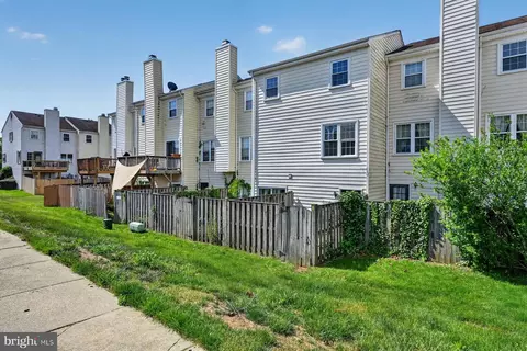 Exterior - 1610 E Bancroft Ln, Crofton, MD 21114 photo 3 of 6
