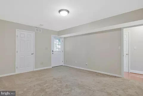 Living - 962 Main St, Deale, MD 20751 photo 7 of 7