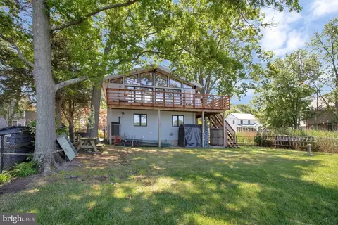 Exterior - 962 Main St, Deale, MD 20751 photo 3 of 10