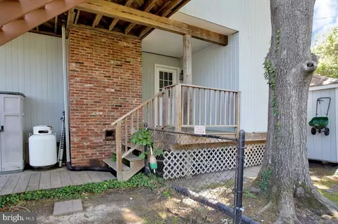 Exterior - 962 Main St, Deale, MD 20751 photo 9 of 10