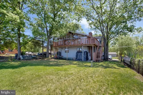 Exterior - 962 Main St, Deale, MD 20751 photo 8 of 10