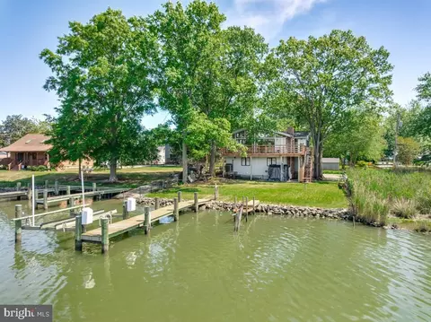 962 Main St, Deale, MD 20751