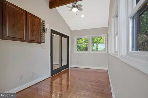 Entry Way - 962 Main St, Deale, MD 20751 photo 2 of 3