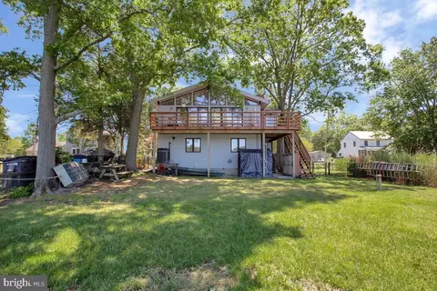 Exterior - 962 Main St, Deale, MD 20751 photo 7 of 10