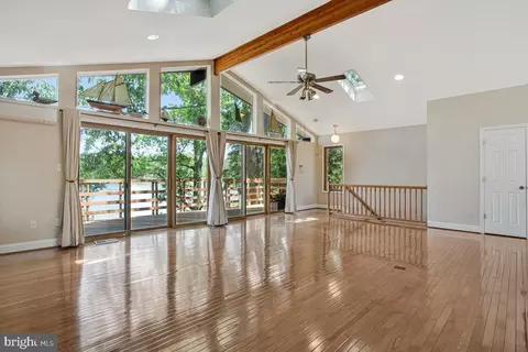 Living - 962 Main St, Deale, MD 20751 photo 2 of 7