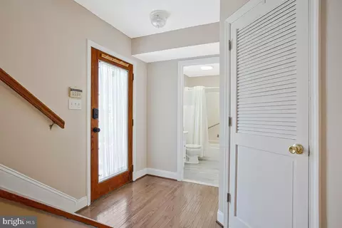 Entry Way - 962 Main St, Deale, MD 20751 photo 3 of 3