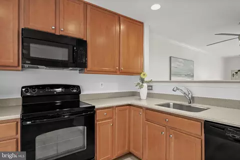Kitchen - 1658 Fallowfield Ct, Crofton, MD 21114 photo 2 of 2