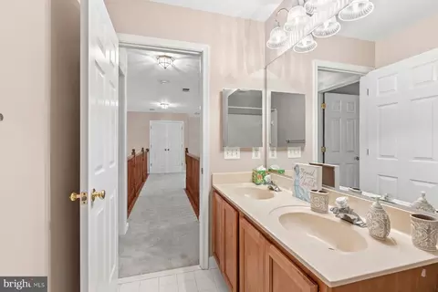 Entry Way - 184 Hickory Point Rd, Pasadena, MD 21122 photo 7 of 9