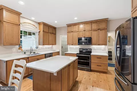 Kitchen - 184 Hickory Point Rd, Pasadena, MD 21122 photo 1 of 5