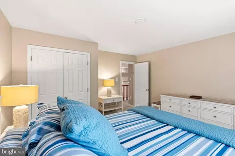 Bedroom - 184 Hickory Point Rd, Pasadena, MD 21122 photo 5 of 6