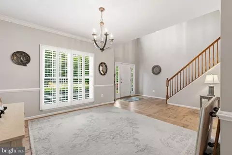 Entry Way - 184 Hickory Point Rd, Pasadena, MD 21122 photo 2 of 9