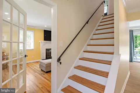 Entry Way - 1126 Mainsail Dr, Annapolis, MD 21403 photo 10 of 11