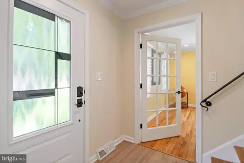 Entry Way - 1126 Mainsail Dr, Annapolis, MD 21403 photo 2 of 11