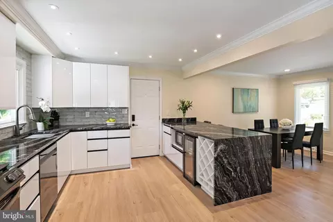 Kitchen - 1126 Mainsail Dr, Annapolis, MD 21403 photo 11 of 14