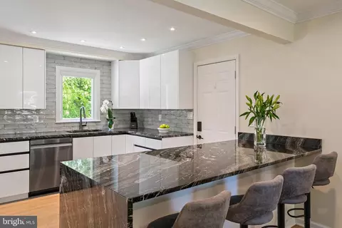 Kitchen - 1126 Mainsail Dr, Annapolis, MD 21403 photo 1 of 14