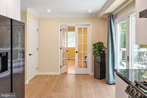 Entry Way - 1126 Mainsail Dr, Annapolis, MD 21403 photo 8 of 11