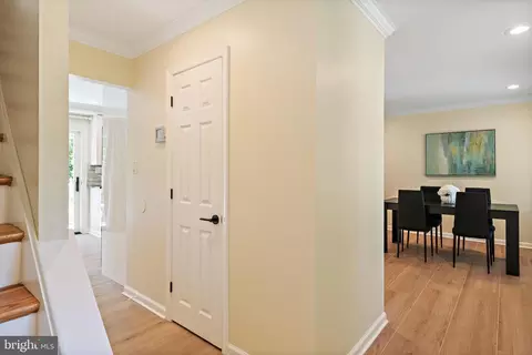 Entry Way - 1126 Mainsail Dr, Annapolis, MD 21403 photo 9 of 11
