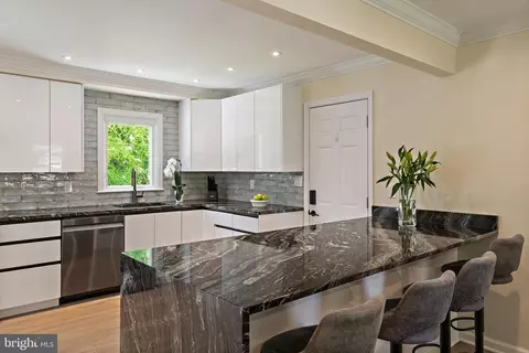 Kitchen - 1126 Mainsail Dr, Annapolis, MD 21403 photo 10 of 14