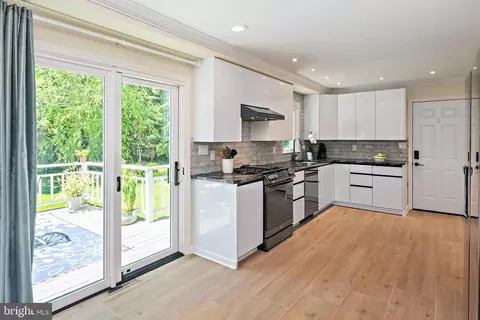 Kitchen - 1126 Mainsail Dr, Annapolis, MD 21403 photo 14 of 14