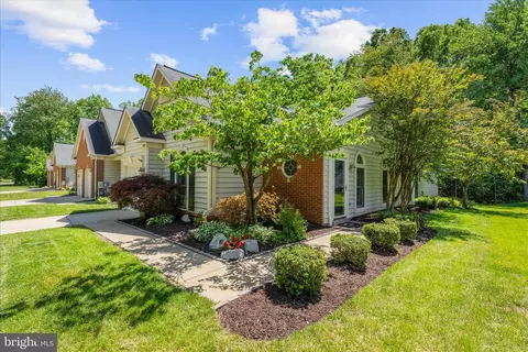 334 Colony Point Pl, Edgewater, MD 21037