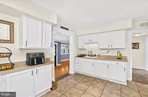 16 Virginia Ave, Edgewater, MD 21037 photo 9