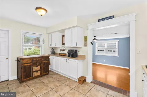 16 Virginia Ave, Edgewater, MD 21037 photo 11