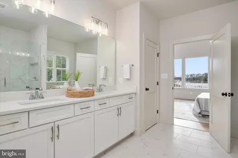 Entry Way - 5918 Sneed Dr, Deale, MD 20751 photo 4 of 7
